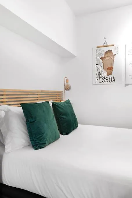 Cozy Apt In Heart Of Lisbon With Ac! Lägenhet